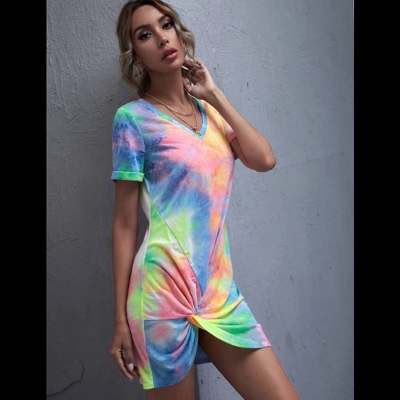 🆕 Tye Dye front twist hem beach/ pool dress - Picture 1 of 5
